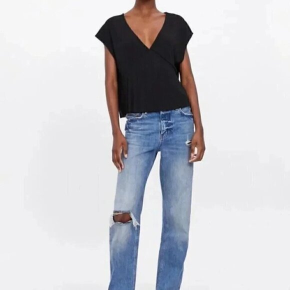 Zara Black Pleated V Neck Short Sleeve Top Size Small - Picture 2 of 6